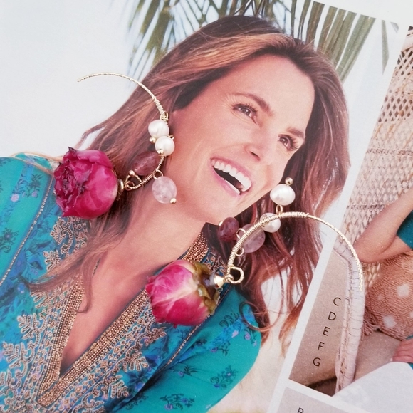 Gold Plated Eternal Flower Natural Freshwater Pearls Earrings - Picture 10 of 15